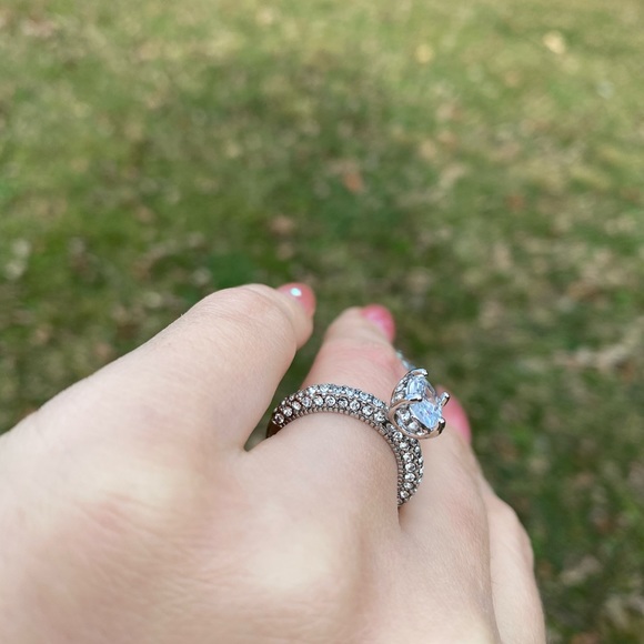 NEW 925 Sterling Silver Simulated Diamond Ring - Picture 4 of 9